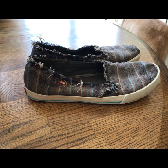 Size 7.5 Brown/Blue/Tan slip-ons by BC Footwear. - Picture 4 of 8